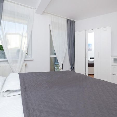 Port Kolobrzeg Str Towarowa By Jantar Apartamenty Kołobrzeg Esterno foto