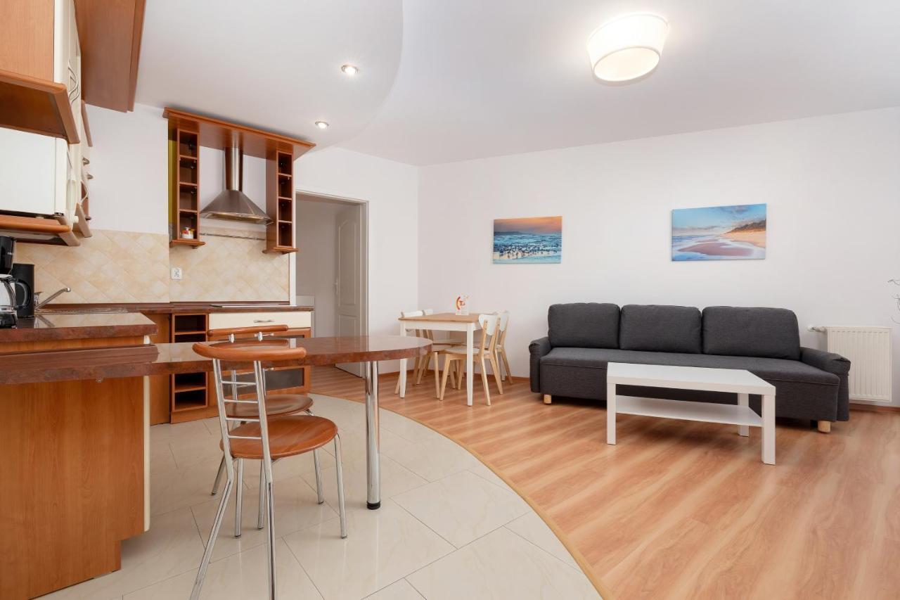 Port Kolobrzeg Str Towarowa By Jantar Apartamenty Kołobrzeg Esterno foto
